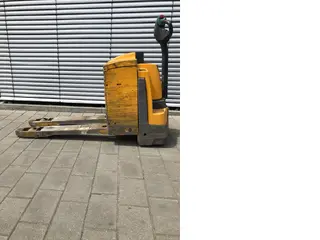 Jungheinrich EJE R 220 R (Rampenfunktion) — Elektrohubwagen — gebraucht kaufen | 123Machinery