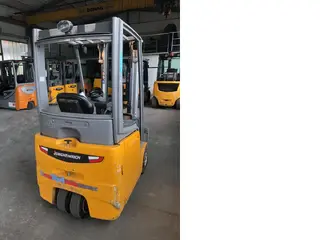 Jungheinrich EFG 215 — Foto 5