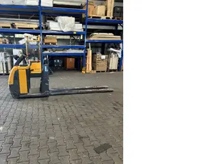 Jungheinrich ECE 225 (2400 mm) — Kommissionierer — gebraucht kaufen | 123Machinery