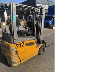 Jungheinrich EFG 218k — Elektrostapler — gebraucht kaufen | 123Machinery