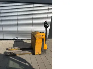 Jungheinrich EJE 220 Rampenfunktion — Elektrohubwagen — gebraucht kaufen | 123Machinery