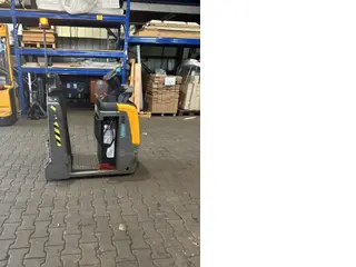 Jungheinrich EZS130 — Elektroschlepper — gebraucht kaufen | 123Machinery