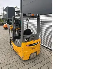Jungheinrich EFG 215 — Foto 2