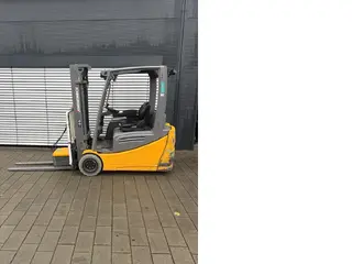 Jungheinrich EFG 220 464DZ — Elektrostapler — gebraucht kaufen | 123Machinery