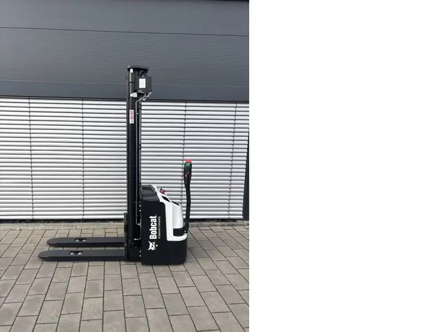 Bobcat EFG BSL16N-7 Lithium NEUGERÄT!!! — Hochhubwagen — neu kaufen | 123Machinery