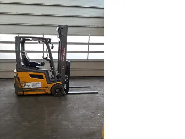 Jungheinrich EFG218K — Elektrostapler — gebraucht kaufen | 123Machinery
