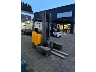 Jungheinrich EFG ETV-Q 25 neue Batterie — Foto 3
