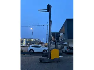 Jungheinrich EFG ETV-Q 25 neue Batterie — Foto 4