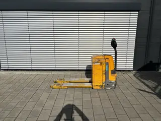 Jungheinrich EFG EJE 120 — Elektrohubwagen — gebraucht kaufen | 123Machinery
