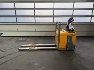 Jungheinrich EFG ERE 120 --> Gabellänge 1800 mm!! — Elektrohubwagen — gebraucht kaufen | 123Machinery