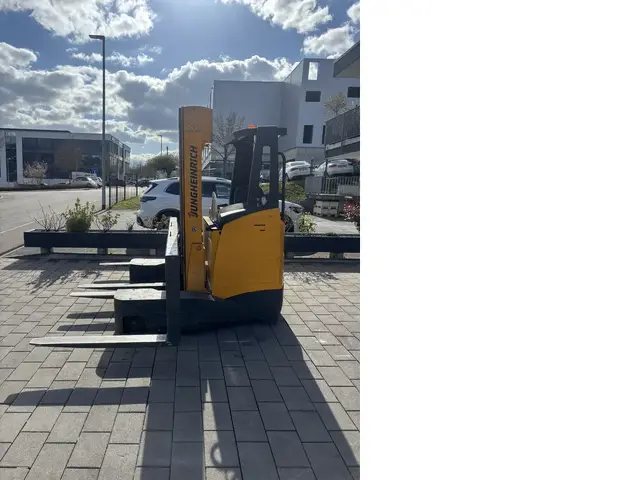 Jungheinrich EFG ETV-Q20 — 4-Wege-Schubmaststapler — gebraucht kaufen | 123Machinery