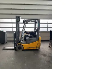 Jungheinrich EFG EFG 215 — Elektrostapler — gebraucht kaufen | 123Machinery