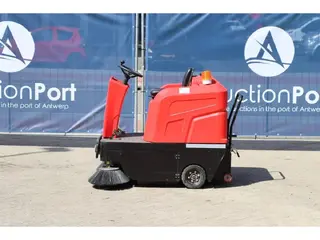Nilfisk EFG SW 4000 Aufsitzkehrmaschine — Foto 2