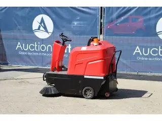 Nilfisk EFG SW 4000 Aufsitzkehrmaschine — Foto 3