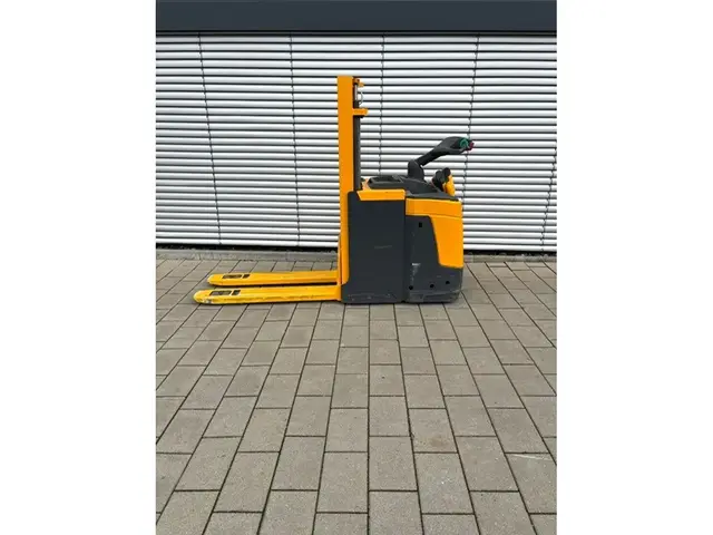 Jungheinrich EFG ERD 220 KLPF — Hochhubwagen — gebraucht kaufen | 123Machinery