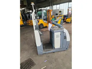 Jungheinrich EFG EZS 330 — Elektroschlepper — gebraucht kaufen | 123Machinery
