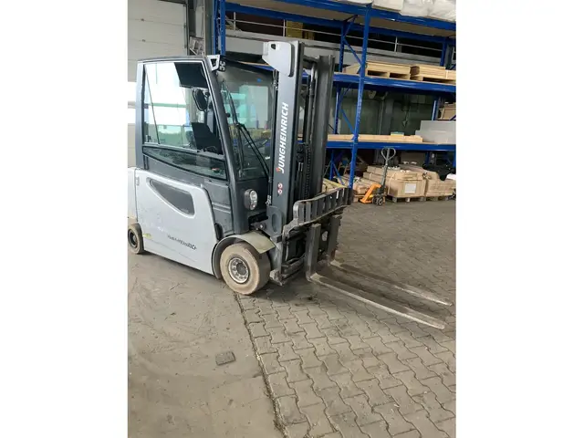 Jungheinrich EFG EFG 425 — Elektrostapler — gebraucht kaufen | 123Machinery