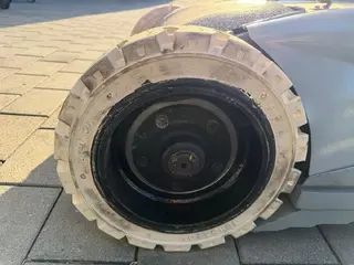 Haulotte EFG Star 10 --> neue Reifen, Batterie aus 2022!! — Foto 6