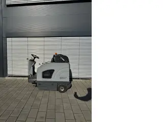 Nilfisk EFG SW 4000 Aufsitzkehrmaschine — Andere Reinigungsmaschinen — gebraucht kaufen | 123Machinery