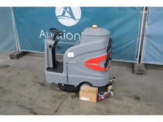 Nilfisk EFG SW 4000 Aufsitzkehrmaschine — Foto 3