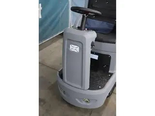 Nilfisk EFG SW 4000 Aufsitzkehrmaschine — Foto 10