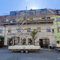 Layher Fassadengerüst mit Treppenaufgang – Stahl & Alu — Foto 2