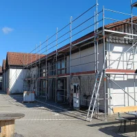 Layher Fassadengerüst für Hallen & Industrie