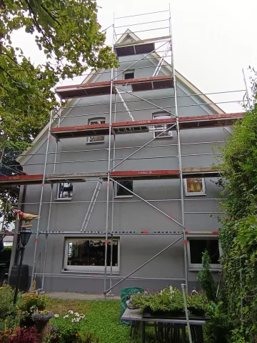 Layher Fassadengerüst für Einfamilienhäuser — Gerüste — gebraucht mieten | 123Machinery