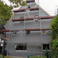 Layher Fassadengerüst für Einfamilienhäuser — Gerüste — gebraucht mieten | 123Machinery