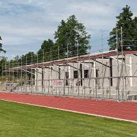 Layher Fassadengerüst für Neubau – Sport- & Vereinsbau — Gerüste — gebraucht mieten | 123Machinery