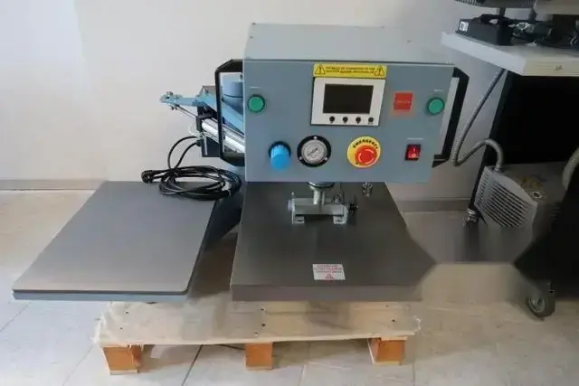 Adkins OM 1000 Buchpressen — Sonstige Druckmaschinen — gebraucht kaufen | 123Machinery