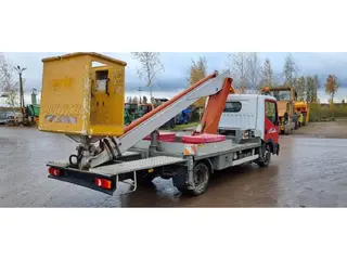 Nissan Cabstar 35.11 (Multitel) — Foto 4