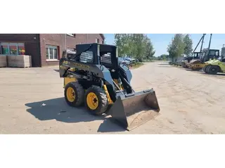 New Holland L150 — Kompaktlader — gebraucht kaufen | 123Machinery