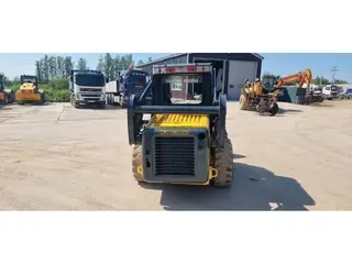 New Holland L150 — Foto 4