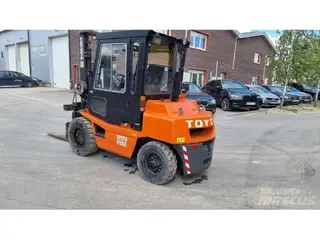 Toyota R260 FD55 — Foto 6