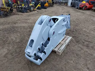 Furukawa FRD — Abbruchbagger — gebraucht kaufen | 123Machinery