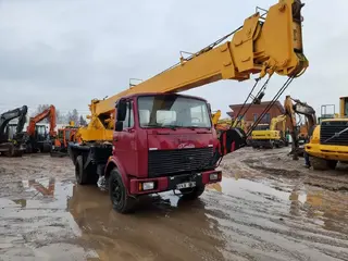 MAZ 5337 truck-mounted crane — Foto 2
