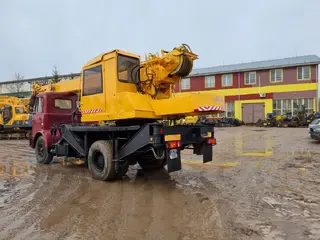 MAZ 5337 truck-mounted crane — Foto 9