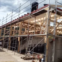 Layher Fassadengerüst für landwirtschaftliche Hallen — Foto 3