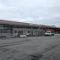 Layher Fassadengerüst für Hallen & Bauhof — Gerüste — gebraucht mieten | 123Machinery