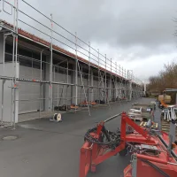 Layher Fassadengerüst für Bauhof & Feuerwehr — Gerüste — gebraucht mieten | 123Machinery