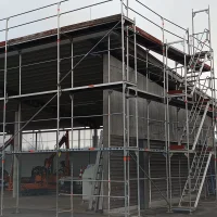 Layher Fassadengerüst für Lager- & Unterstellhallen — Gerüste — gebraucht mieten | 123Machinery