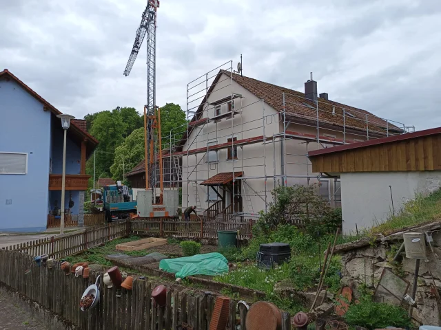 Selbstaufrichtender Turmdrehkran – Schnellmontagekran — Selbstaufrichtende Turmdrehkrane — gebraucht mieten | 123Machinery