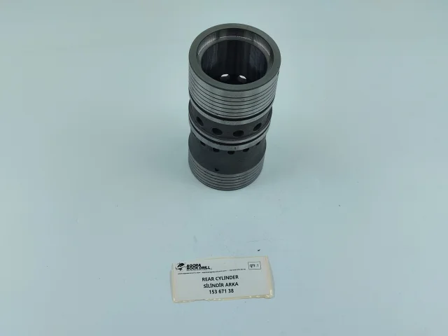 Rear Cylinder 153 671 38 — Hydraulikzylinder | 123Machinery