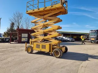 BOMAG BW 213 DH-5 BW 174 AD — Scherenbühnen — gebraucht kaufen | 123Machinery