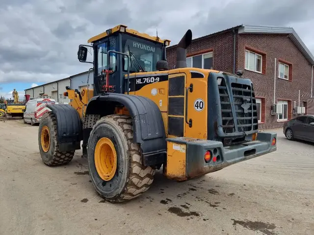 Hyundai 427 HL760-9 — Radlader — gebraucht kaufen | 123Machinery