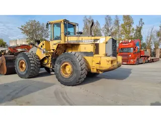 Volvo 427 L220 — Foto 4