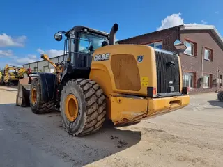 Case 1021F L220