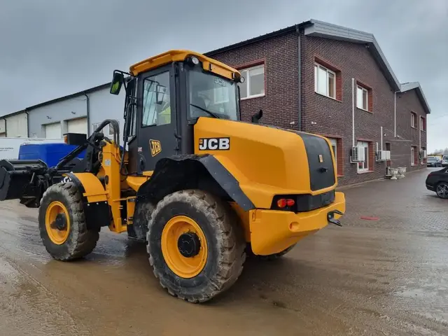 JCB 411 L180C — Radlader — gebraucht kaufen | 123Machinery