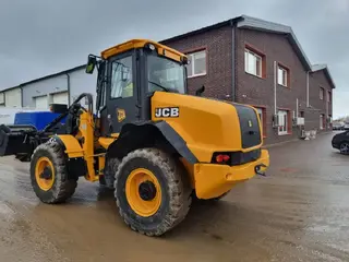 JCB 411 L180C